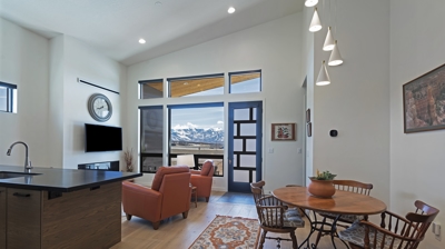 Interior Mullens Photo